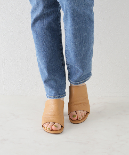 GRISE（グリーズ）の「GRISE 6cmレザーハイバンプミュールサンダル（サンダル・レディース・キャメル/アイボリー/スカイブルー・LARGE/MEDIUM/SMALL/X-LARGE）」の15枚目の写真