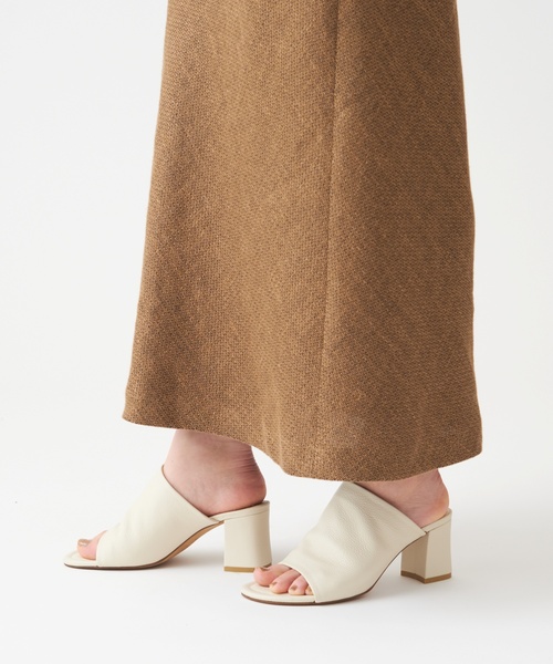 GRISE（グリーズ）の「GRISE 6cmレザーハイバンプミュールサンダル（サンダル・レディース・キャメル/アイボリー/スカイブルー・LARGE/MEDIUM/SMALL/X-LARGE）」の20枚目の写真