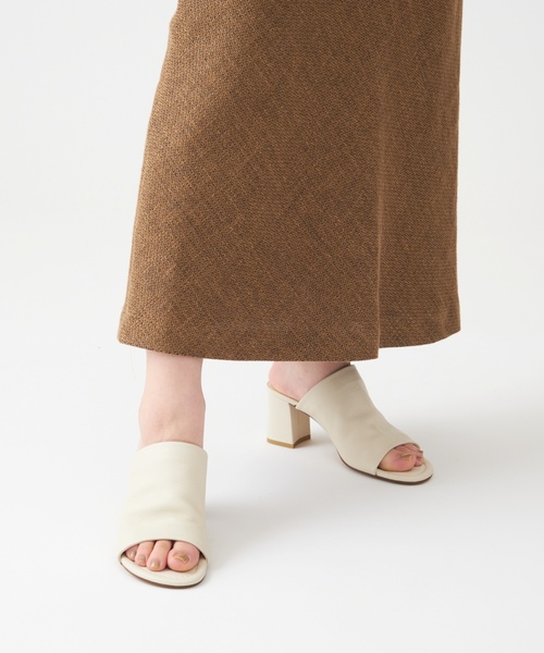 GRISE（グリーズ）の「GRISE 6cmレザーハイバンプミュールサンダル（サンダル・レディース・キャメル/アイボリー/スカイブルー・LARGE/MEDIUM/SMALL/X-LARGE）」の21枚目の写真