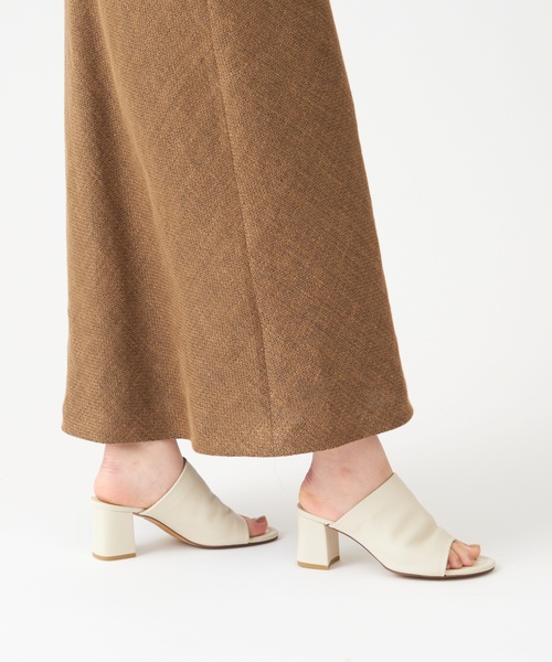 GRISE（グリーズ）の「GRISE 6cmレザーハイバンプミュールサンダル（サンダル・レディース・キャメル/アイボリー/スカイブルー・LARGE/MEDIUM/SMALL/X-LARGE）」の22枚目の写真