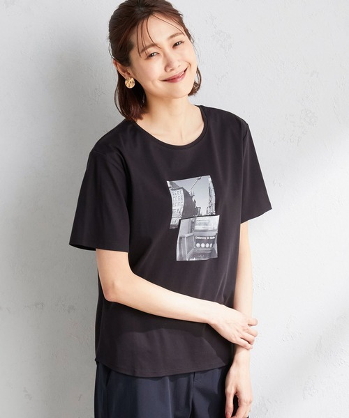 A/C DESIGN BY ALPHA CUBIC(エーシーデザインバイアルファキュービック)の「【接触冷感】フォトプリントTシャツ(Tシャツ/カットソー・レディース・ライトグレー/ブラック/オフホワイト・M/L/LL)」の2枚目の写真