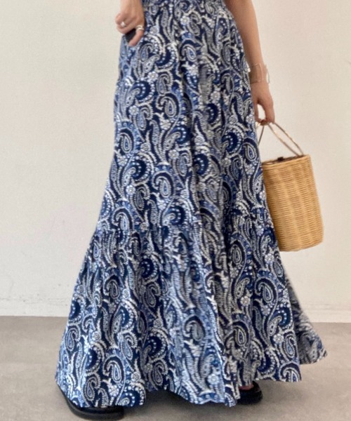 koe（コエ）の「ペーズリー柄ギャザーティアードスカート＊（スカート・レディース・ネイビー/オフホワイト・FREE）」の2枚目の写真
