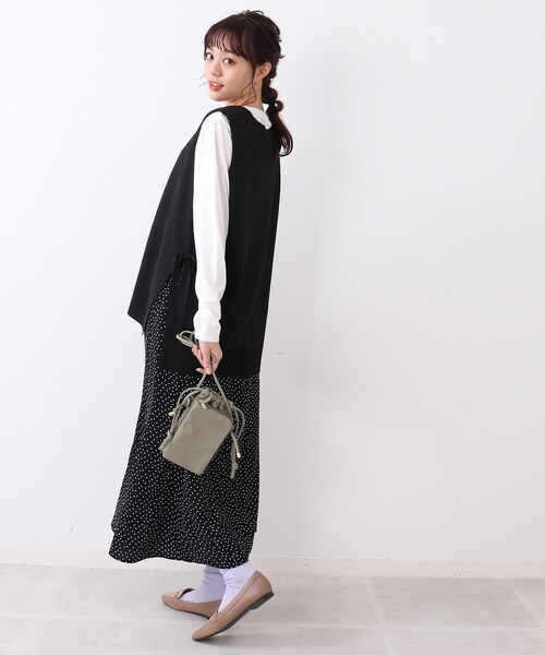 DRESKIP（ドレスキップ）の「◆【再入荷／洗える／プチプラ】Vネック脇リボンニットベスト（ベスト・レディース・グリーン/オフホワイト/ブラック/サンドベージュ/オレンジ/ダークブラウン・00）」の15枚目の写真