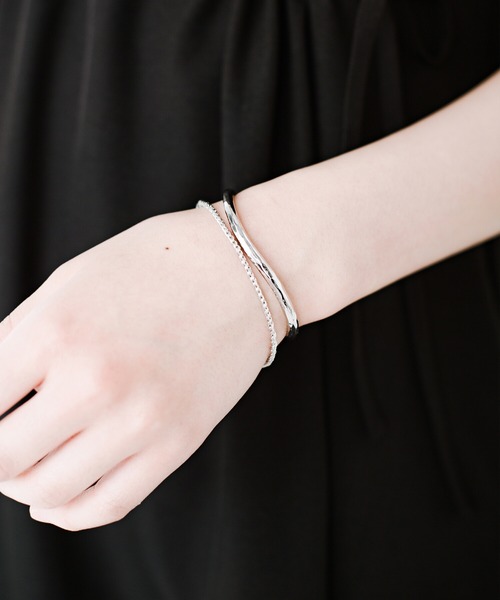 haco!（ハコ）の「カジュアルコーデにも似合って手首を華奢に見せてくれる　重ね付けにもちょうどいいロープ風チェーンブレスレットby who made me（ブレスレット・レディース・シルバー・ONE SIZE）」の10枚目の写真