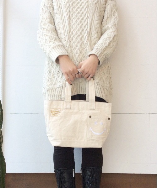 TOSSDICE / BamBooks the Heritage（トスダイス／バンブックスザヘリテイジ）の「【 TOSSDICE / トスダイス 】 TD SMILE - EMBROIDERED TO-TO / スマイル エンブロイダード トート（トートバッグ・レディース・ホワイト×ブルー/ホワイト×レッド/ホワイト・FREE）」の21枚目の写真