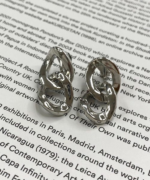 apres jour mignon(アプレジュールミニョン)の「【apresjour mignon×ARIAZ】チェーンイヤリング(イヤリング・レディース・シルバー/ゴールド・ONESIZE)」の4枚目の写真