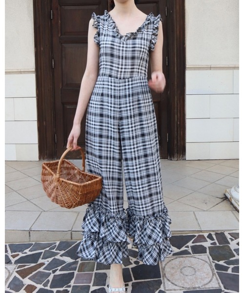 epine(エピヌ)の「double frill check rompers(つなぎ/オールインワン・レディース・ブラック/ピンク・FREE)」の1枚目の写真