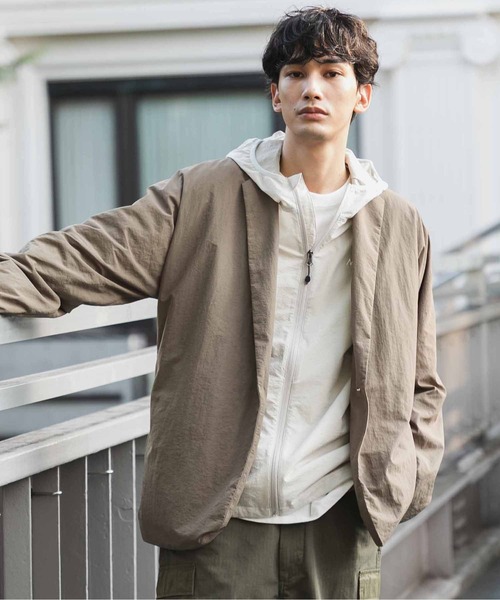 AMERICAN RAG CIE（アメリカンラグシー）の「ナイロンタッサーリラックスジャケット（テーラードジャケット・メンズ・ベージュ/ブラック・M/L）」の6枚目の写真