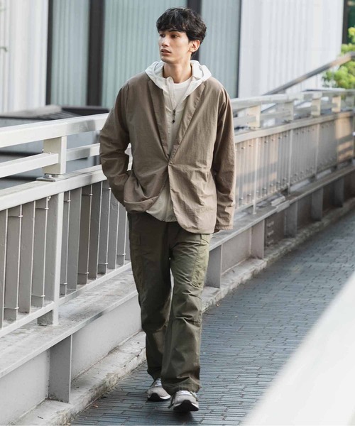 AMERICAN RAG CIE（アメリカンラグシー）の「ナイロンタッサーリラックスジャケット（テーラードジャケット・メンズ・ベージュ/ブラック・M/L）」の9枚目の写真