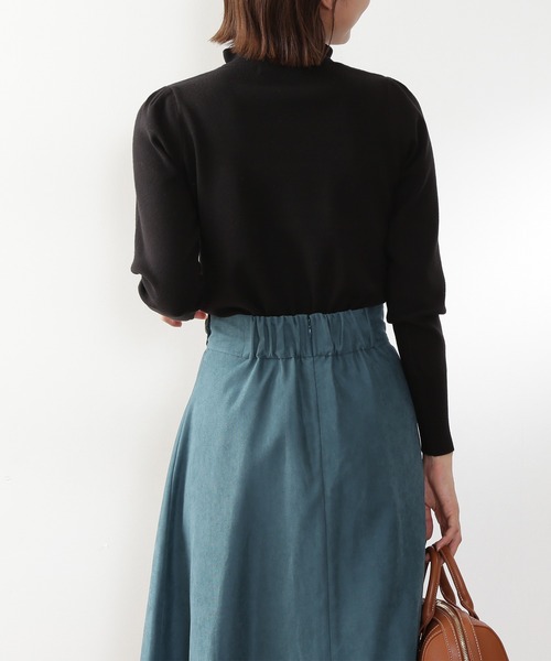 N.(N. Natural Beauty Basic)(エヌエヌナチュラルビューティーベーシック)の「◆フリルネック総針ニット(ニット/セーター・レディース・ライトグレー/ブラック/グリーン・MEDIUM)」の12枚目の写真