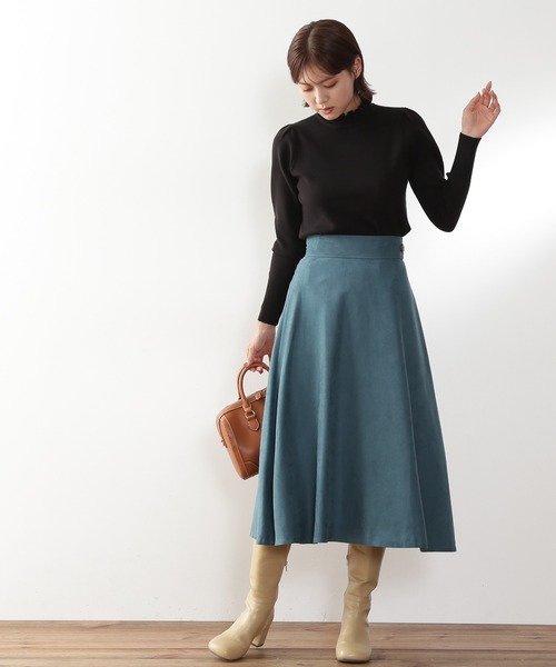 N.(N. Natural Beauty Basic)(エヌエヌナチュラルビューティーベーシック)の「◆フリルネック総針ニット(ニット/セーター・レディース・ライトグレー/ブラック/グリーン・MEDIUM)」の4枚目の写真