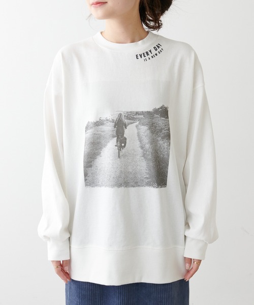 PUAL CE CIN（ピュアルセシン）の「フォトプリント×フロッキーロングスリーブ（Tシャツ/カットソー・レディース・ベージュ/オフホワイト・FREE）」の19枚目の写真