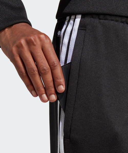adidas（アディダス）の「アディカラー クラシックス SST トラックパンツ（ジャージ） / アディダスオリジナルス adidas Originals（スウェットパンツ・メンズ・ブラック/グリーン・SMALL/X-LARGE/LARGE/MEDIUM/XX-LARGE/3XL/X-SMALL）」の8枚目の写真