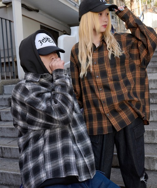 kutir(クティール)の「オンブレチェックネルシャツ(シャツ/ブラウス・メンズ・ブラウン/ブラック/ブルー・MEDIUM/LARGE)」の14枚目の写真