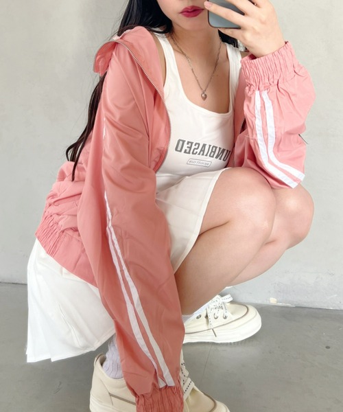 Loueme(ルエム)の「【23S/S 春夏新作】サイドラインオーバーサイズブルゾン(ナイロンジャケット・レディース・ブラック/ピンク/ホワイト・FREE)」の3枚目の写真