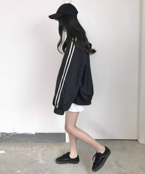 Loueme(ルエム)の「【23S/S 春夏新作】サイドラインオーバーサイズブルゾン(ナイロンジャケット・レディース・ブラック/ピンク/ホワイト・FREE)」の9枚目の写真