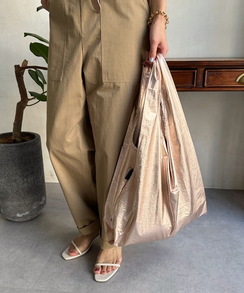 BAGGU（バグー）の「【BAGGU/バグゥ】STANDARD BAGGU メタリック（エコバッグ/サブバッグ・レディース・シルバー/ピンク・FREE）」の9枚目の写真