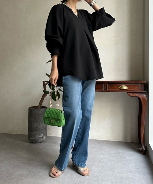 DouDou(ドゥドゥ)の「【WEB限定】パールデザイン2WAYブラウス(Tシャツ/カットソー・レディース・グレー/オフホワイト/ブラック・FREE)」の14枚目の写真