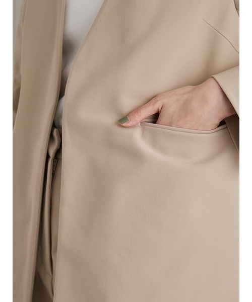 emmi（エミ）の「【emmi atelier】ワンダーシェイプノーカラージャケット（ノーカラージャケット・レディース・ベージュ/ブラック・0/1）」の9枚目の写真