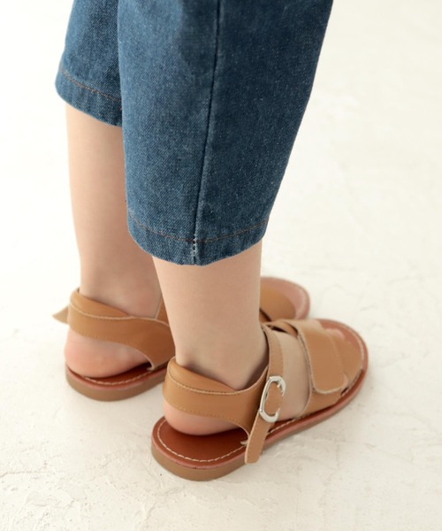 SOROTTO（ソロット）の「ぺたんこクロスサンダル（サンダル・キッズ・ブラック/アイボリー/キャメル・17.0cm/18.0cm/19.0cm/20.0cm/21.0cm）」の9枚目の写真