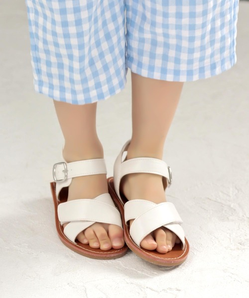 SOROTTO（ソロット）の「ぺたんこクロスサンダル（サンダル・キッズ・ブラック/アイボリー/キャメル・17.0cm/18.0cm/19.0cm/20.0cm/21.0cm）」の7枚目の写真