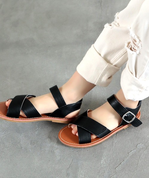 SOROTTO（ソロット）の「ぺたんこクロスサンダル（サンダル・キッズ・ブラック/アイボリー/キャメル・17.0cm/18.0cm/19.0cm/20.0cm/21.0cm）」の8枚目の写真
