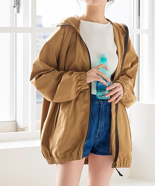 KOBE LETTUCE（コウベレタス）の「水陸両用 UVカットフルジップパーカー（パーカー・レディース・タン/オフホワイト/ブラック/ライトカーキ/ライトベージュ/ネイビー・FREE）」の4枚目の写真