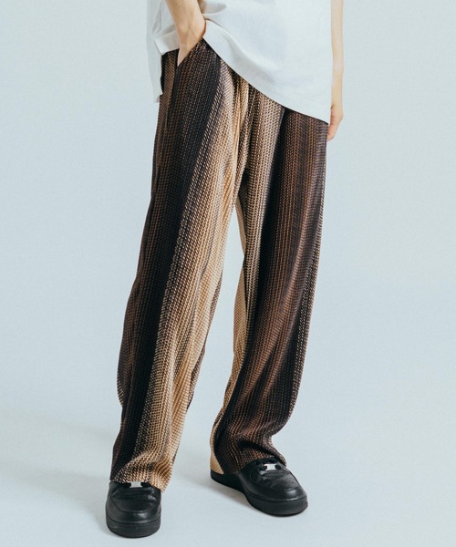 Ressaca（レサーカ）の「グラデーションストライプ ワイドシルエット プリーツイージーパンツ（その他パンツ・メンズ・ブラウン/ブラック・M/L/XL）」の1枚目の写真
