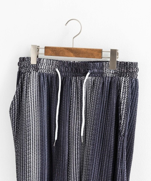 Ressaca（レサーカ）の「グラデーションストライプ ワイドシルエット プリーツイージーパンツ（その他パンツ・メンズ・ブラウン/ブラック・M/L/XL）」の15枚目の写真