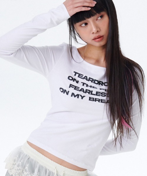 runningHIGH(ランニングハイ)の「A'GEM/9 × .kom『runningHIGH/ランニングハイ』LETTERING SLIM L/S TEE/レタリング スリム ロングスリーブカットソー(Tシャツ/カットソー・レディース・ブラック/ホワイト/チャコールグレー/ライトパープル/ブラウン/グリーン/イエロー/グレー・FREE)」の2枚目の写真