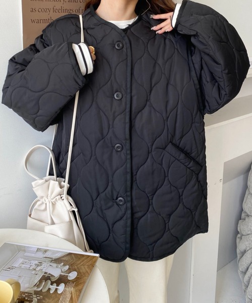 moment+（モーメントプラス）の「袖取外し2WAYキルティングジャケット（ノーカラージャケット・レディース・ブラック/カーキ/アイボリー・M/L）」の8枚目の写真