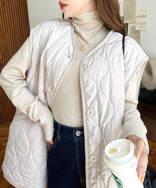 moment+（モーメントプラス）の「袖取外し2WAYキルティングジャケット（ノーカラージャケット・レディース・ブラック/カーキ/アイボリー・M/L）」の9枚目の写真