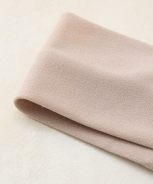 Chico(チコ)の「ラインストーンヘアバンド(ヘアバンド・レディース・ブラック/ダークグレー/ライトベージュ・FREE)」の6枚目の写真