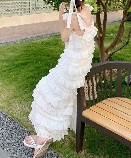 gossip!ロサンゼルス(ゴシップロサンゼルス)の「フリル リボン紐付き 調整可能ストラップ ティアードキャミワンピース「韓国ファッション フェミニン定番」(ワンピース・レディース・ホワイト/ブラック/オフホワイト・FREE)」の5枚目の写真