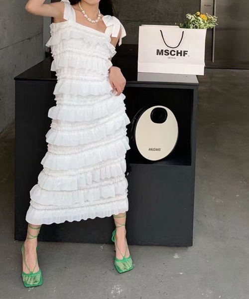 gossip!ロサンゼルス(ゴシップロサンゼルス)の「フリル リボン紐付き 調整可能ストラップ ティアードキャミワンピース「韓国ファッション フェミニン定番」(ワンピース・レディース・ホワイト/ブラック/オフホワイト・FREE)」の12枚目の写真