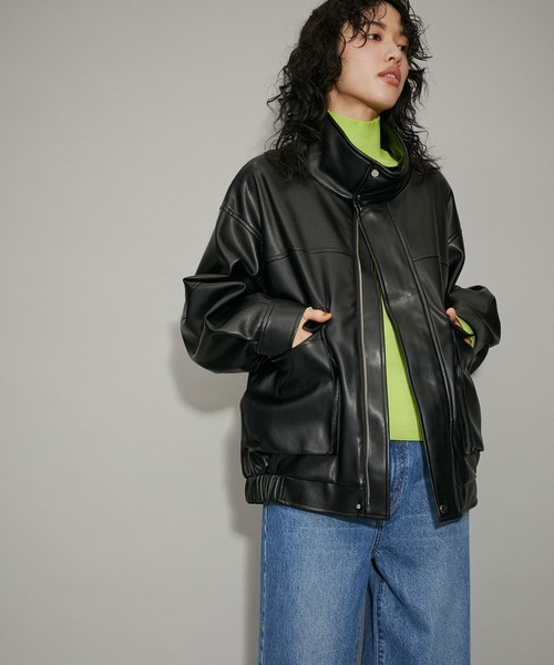 ADAM ET ROPE'(アダムエロペ)の「【WEB限定】スタンドネックフェイクレザージャケット(ライダースジャケット・レディース・ブラック/キナリ・FREE)」の7枚目の写真