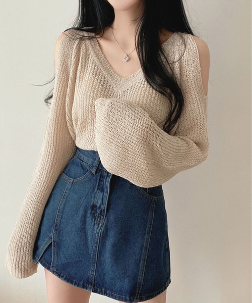 Chick（チック）の「オフショルダーシアーニット（ニット/セーター・レディース・ブラウン/ベージュ/ホワイト/ブラック・FREE）」の7枚目の写真