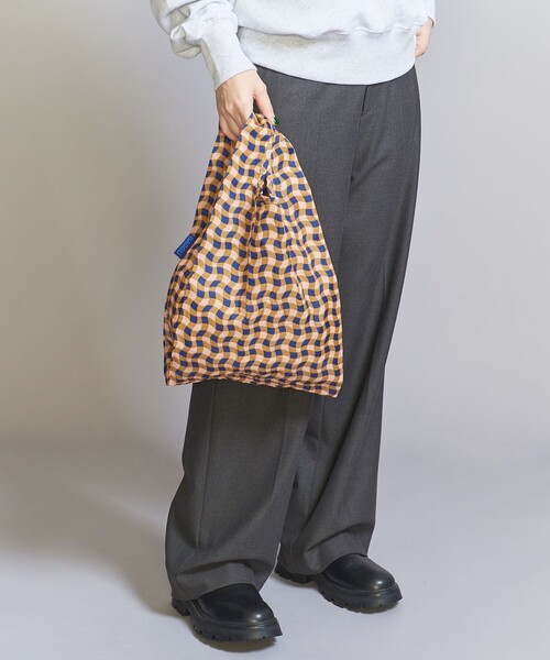 BAGGU（バグー）の「＜BAGGU＞ウェービーギンガム ポケッタブルバッグ/BABY（エコバッグ/サブバッグ・レディース・コバルトブルー/ライトピンク・FREE）」の3枚目の写真