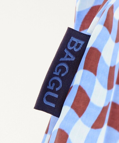 BAGGU（バグー）の「＜BAGGU＞ウェービーギンガム ポケッタブルバッグ/BABY（エコバッグ/サブバッグ・レディース・コバルトブルー/ライトピンク・FREE）」の12枚目の写真
