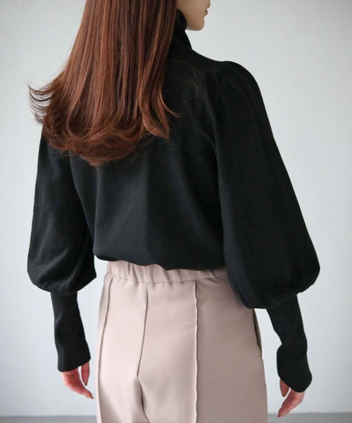 cheriella(シェリエラ)の「【cheriella】WEB限定サスティナブルパフスリーブニット(ニット/セーター・レディース・ブラック/アイボリー/グリーン/ワインレッド/ブルー・M)」の13枚目の写真