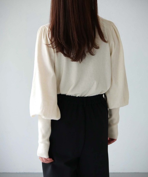 cheriella(シェリエラ)の「【cheriella】WEB限定サスティナブルパフスリーブニット(ニット/セーター・レディース・ブラック/アイボリー/グリーン/ワインレッド/ブルー・M)」の8枚目の写真