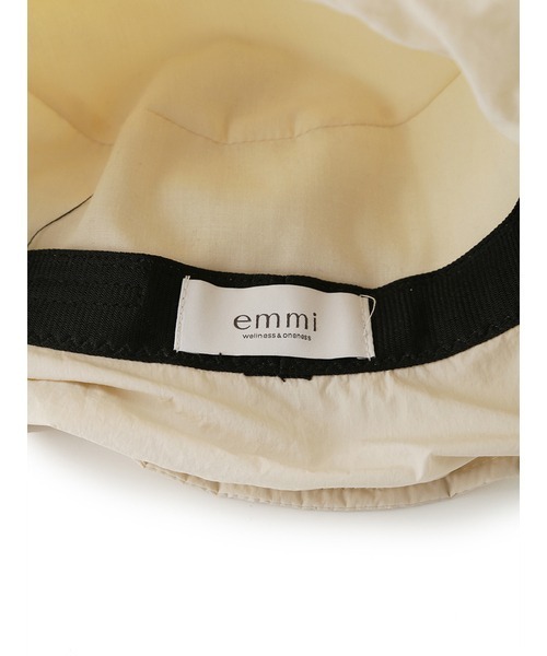 emmi(エミ)の「【emmi atelier】ナイロン中綿バケットハット(ハット・レディース・アイボリー/ブラック・FREE)」の8枚目の写真