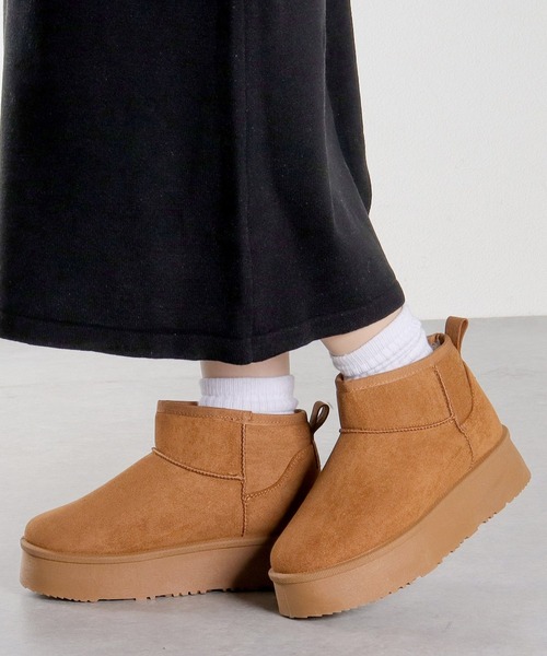 Dedes（デデス）の「厚底 ファースリッポン ムートンショートブーツ (6360)(6361)(6362)(6366)/Dedes（ブーツ・レディース・グレー系2/ブラウン系6/グレー/ブラック系1/グレー系1/ブラック/ブラウン系2/グレー系6/ブラウン/ブラック系6/ブラック系2/ブラウン系1/ベージュ系1/ベージュ/ベージュ系6/ベージュ系2・40/44/36/42/38/34）」の11枚目の写真
