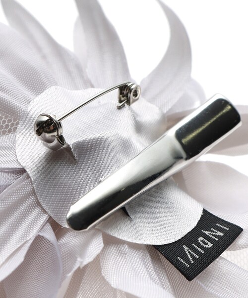 INDIVI（インディヴィ）の「【セレモニーにおすすめ！】フラワーコサージュ（ブローチ/コサージュ・レディース・ライトグレー/ブルー系その他/ベビーピンク・00）」の6枚目の写真