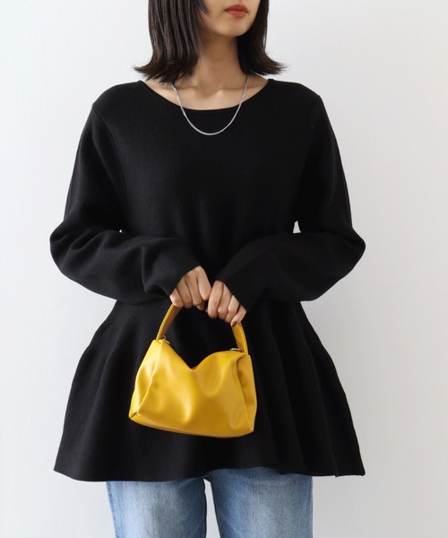 Brownie(ブラウニー)の「Brownie BACKパールボタンフレアプルオーバー(ニット/セーター・レディース・レッド/ブラック/オフホワイト・FREE)」の3枚目の写真