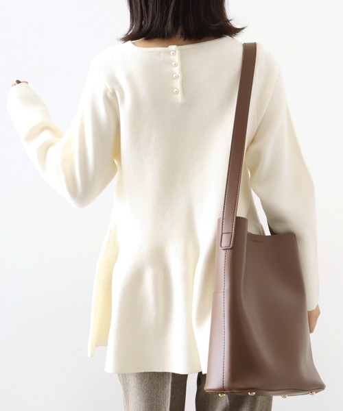 Brownie(ブラウニー)の「Brownie BACKパールボタンフレアプルオーバー(ニット/セーター・レディース・レッド/ブラック/オフホワイト・FREE)」の20枚目の写真