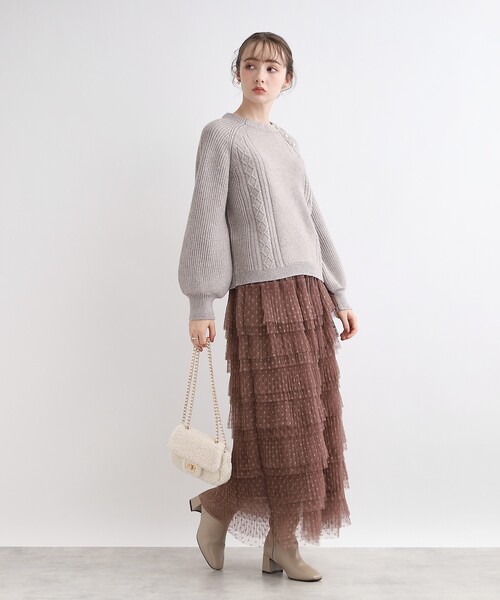 couture brooch(クチュールブローチ)の「◆【もちもちの肌触り】アラン柄×片畦 飾り釦ニット(ニット/セーター・レディース・ライトグレー/グリーン系/ピンク系/アイボリー・38/42)」の18枚目の写真