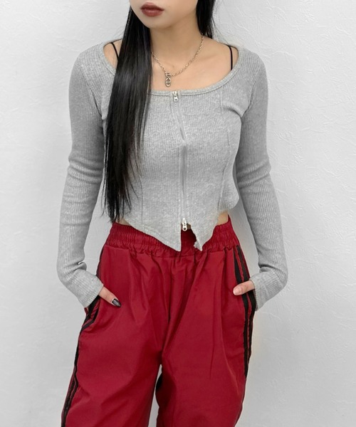 LVEU.(ラブユ.)の「【LVEU.】フロントジップオープンネックトップス / トップス カットソー リブ ジップ 羽織り カーディガン カーデ オープンネック クロップド ショート丈 ブラック グレー(Tシャツ/カットソー・レディース・ブラック/グレー・FREE)」の19枚目の写真