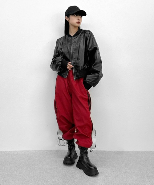 LVEU.(ラブユ.)の「【LVEU.】フロントジップオープンネックトップス / トップス カットソー リブ ジップ 羽織り カーディガン カーデ オープンネック クロップド ショート丈 ブラック グレー(Tシャツ/カットソー・レディース・ブラック/グレー・FREE)」の11枚目の写真