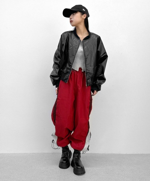 LVEU.(ラブユ.)の「【LVEU.】フロントジップオープンネックトップス / トップス カットソー リブ ジップ 羽織り カーディガン カーデ オープンネック クロップド ショート丈 ブラック グレー(Tシャツ/カットソー・レディース・ブラック/グレー・FREE)」の22枚目の写真